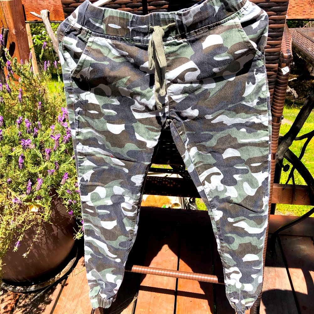 Stylish camo pants